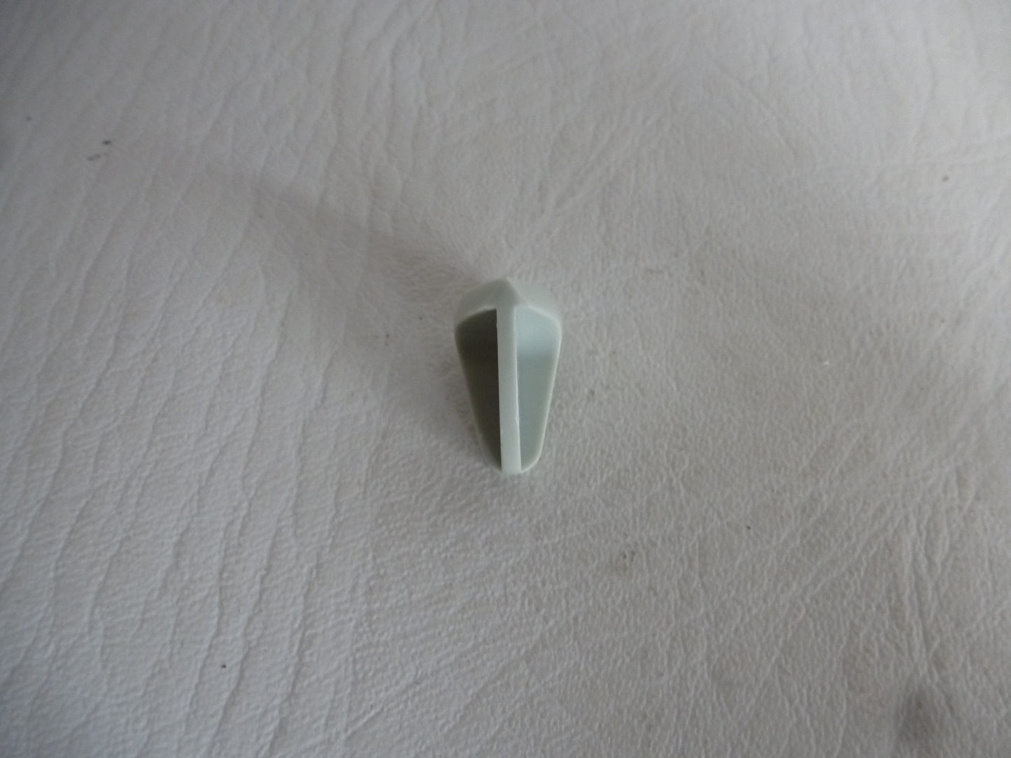 Speed selector button for Teppaz record players