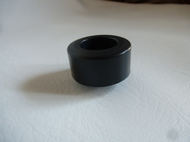Special 45 rpm centering device for Philips record players