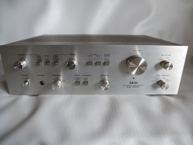 Amplificateur Haute fidélité Akaï type AM2400