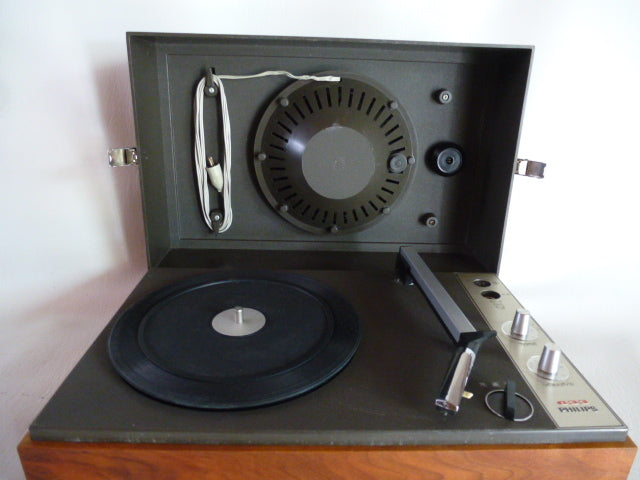 Philips 22GF633 Plattenspieler mit Batterie-/Netzbetrieb