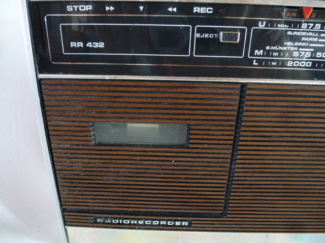 Radio cassette vintage Radiola RR432/28R