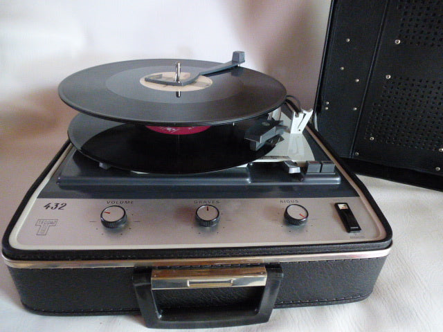 Teppaz 432 automatic changer record player