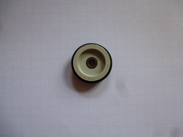 Replacement roller for Teppaz tape recorders