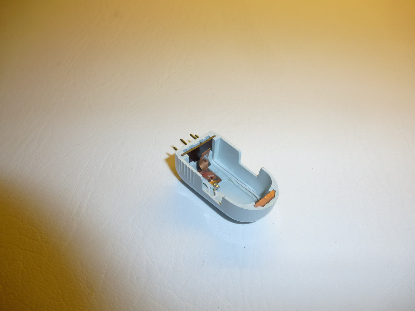 Mono adapter for Teppaz record players, blue-grey colour