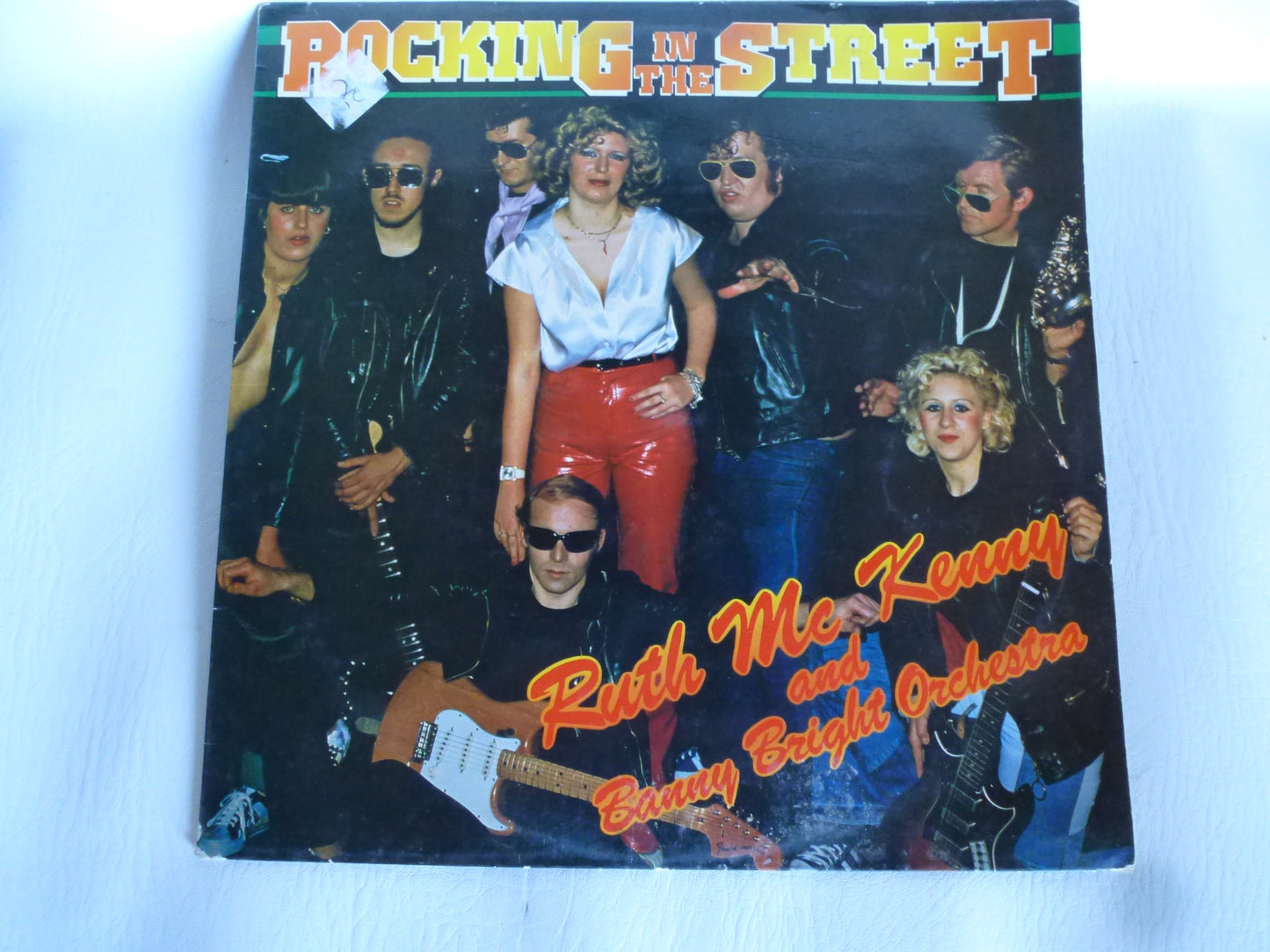 33 U/min-Aufnahme von Ruth Mc Kenny und dem Banny Bright Orchestra „Rocking in the Street“