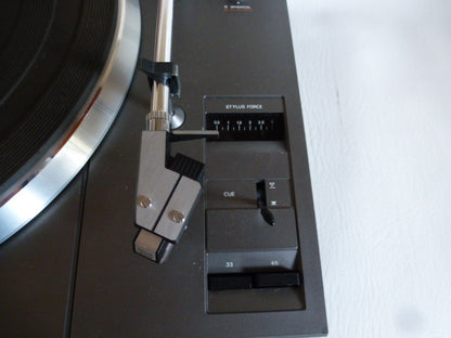 Platine tourne disques Hi-Fi Philips 22AF677