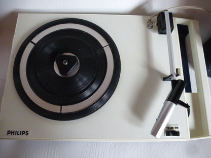 Philips 22GF103 Battery-Powered Record Player