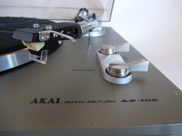 Platine tourne disques Hi-Fi Akaï AP100