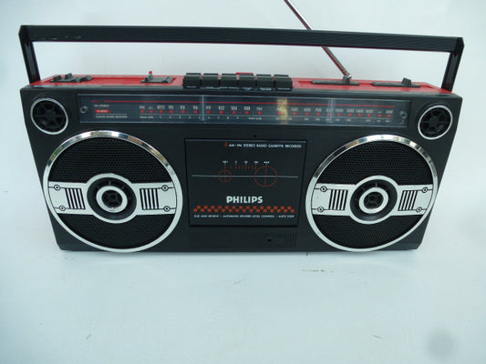 Philips D8052 red and black stereo cassette radio