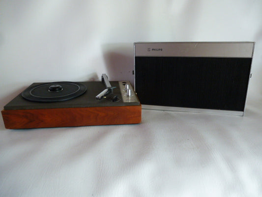 Philips 22GF633 battery/mains powered record player