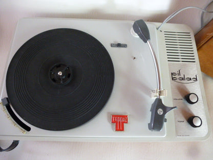 Electrophone Teppaz modèle Pil Balad’