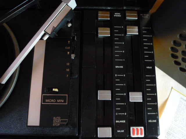 Electrophone de salon à changeur automatique Schneider