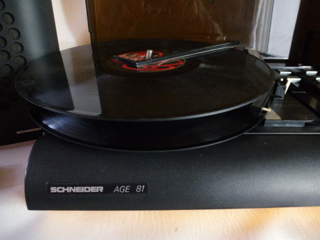 Electrophone de salon à changeur automatique Schneider