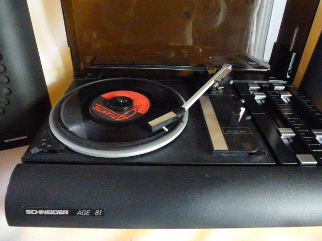 Electrophone de salon à changeur automatique Schneider