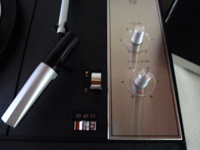 Electrophone piles/secteur Philips 22GF504