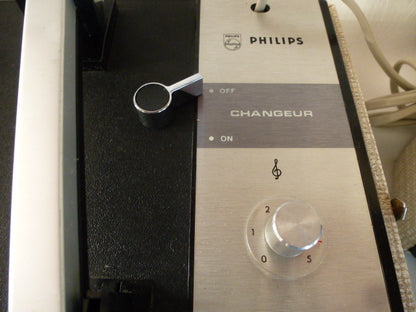 Electrophone à changeur automatique 11GF129 Philips