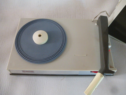 Philips AG4100 Battery-Powered Record Player