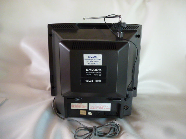 Vintage Salora 15L33 Colour Television