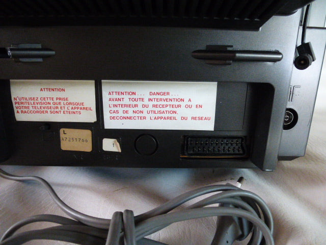 Vintage Salora 15L33 Colour Television