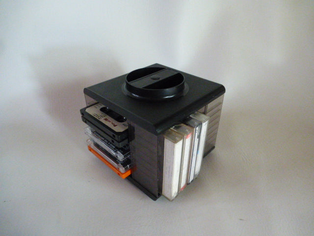 Tour de rangement pour cassettes audio