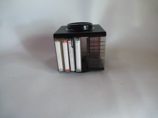 Tour de rangement pour cassettes audio