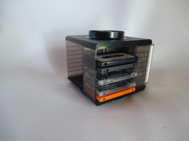 Tour de rangement pour cassettes audio