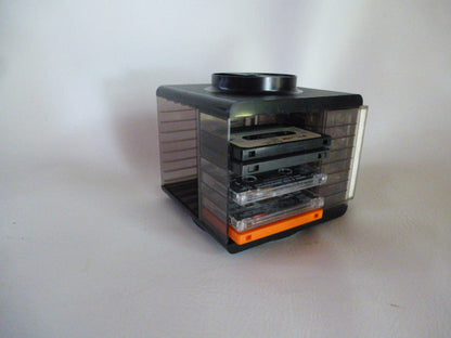 Tour de rangement pour cassettes audio