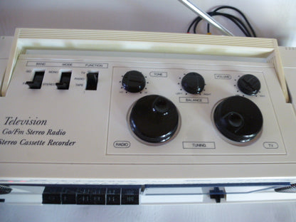 Radio cassette télé Yoko TV-816B
